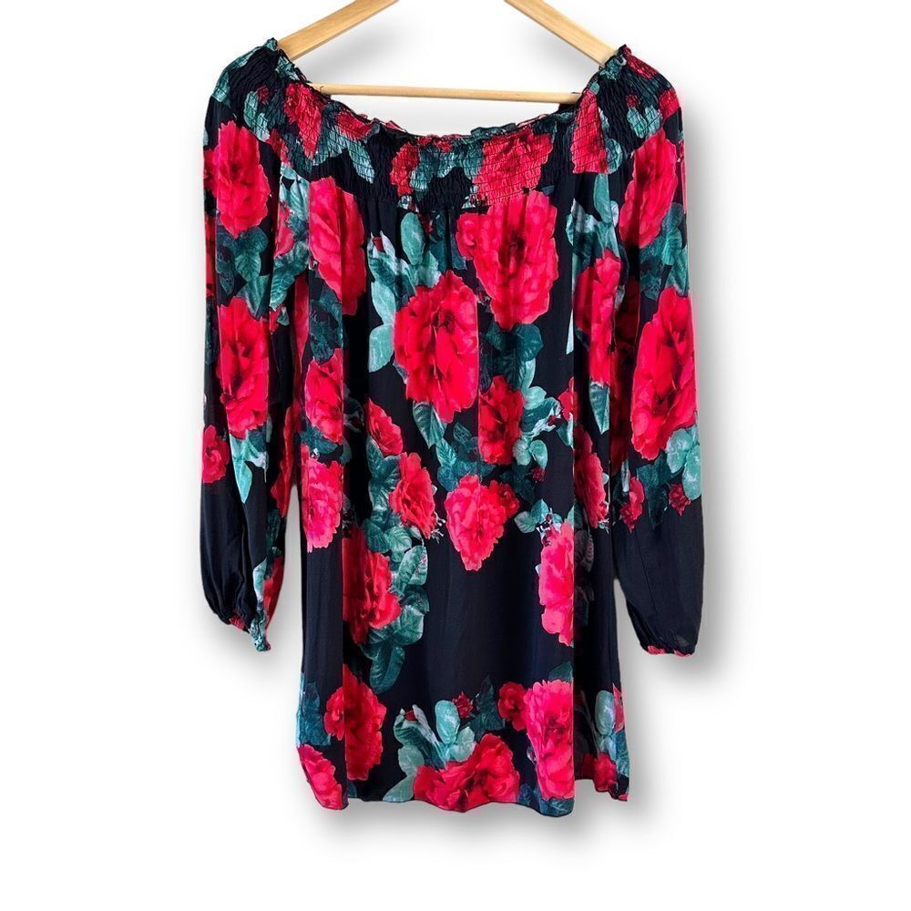 The Hanger red floral print off the shoulder‎ tunic size M
